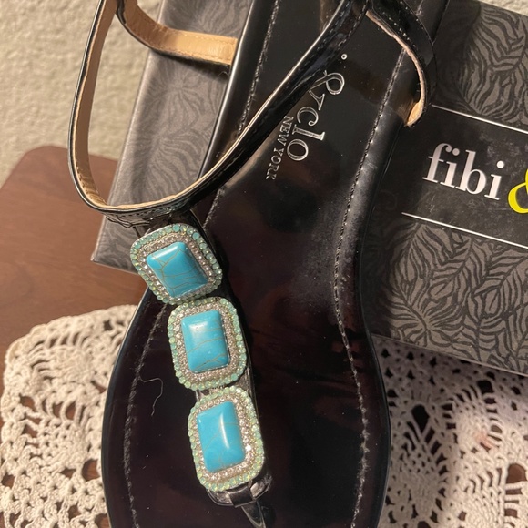 Fibi & Clo Austin Sandal - Picture 3 of 4